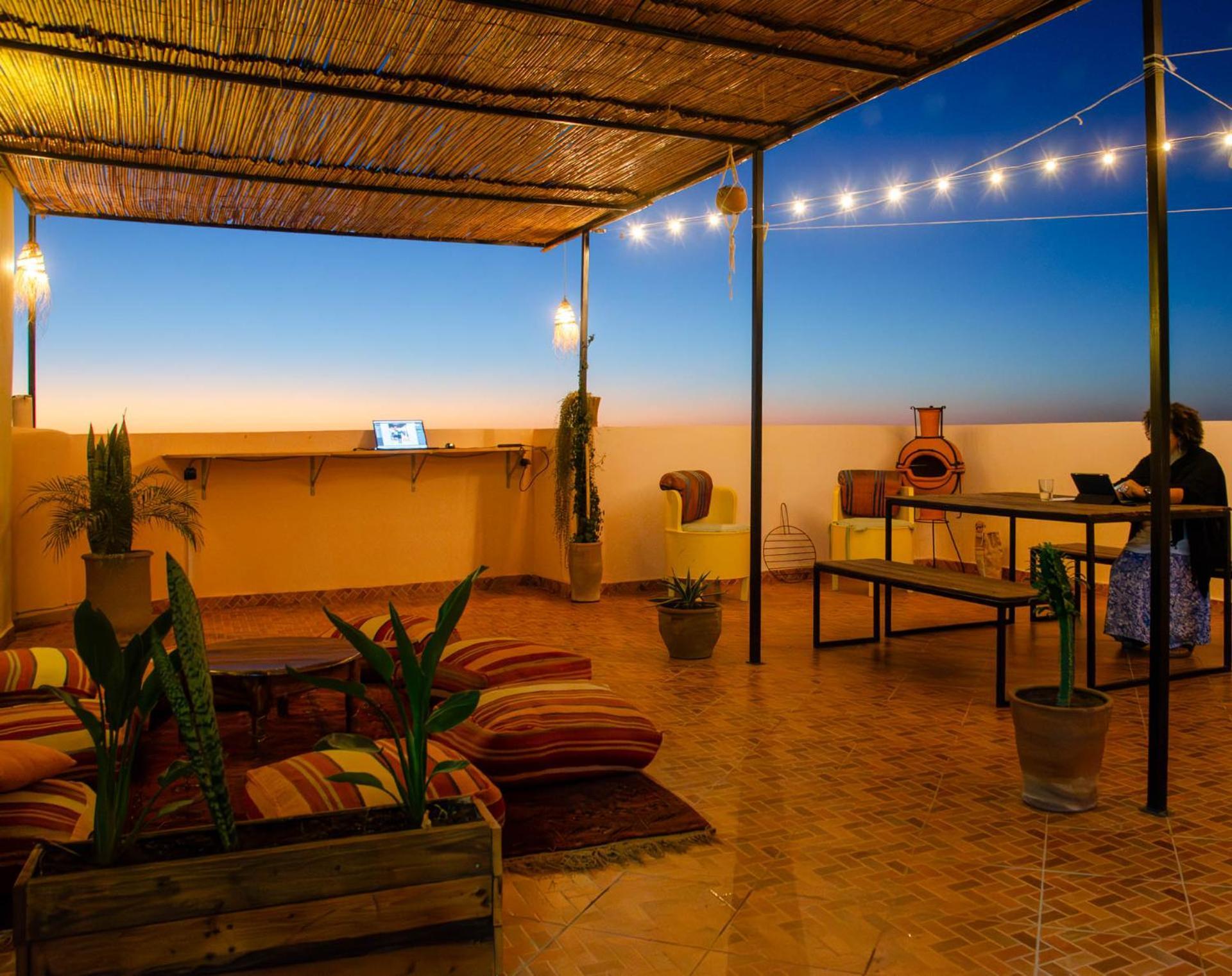 Monkey'S Guest House - Ocean View Rooms & Apartment With Rooftop Tamraght Exterior photo