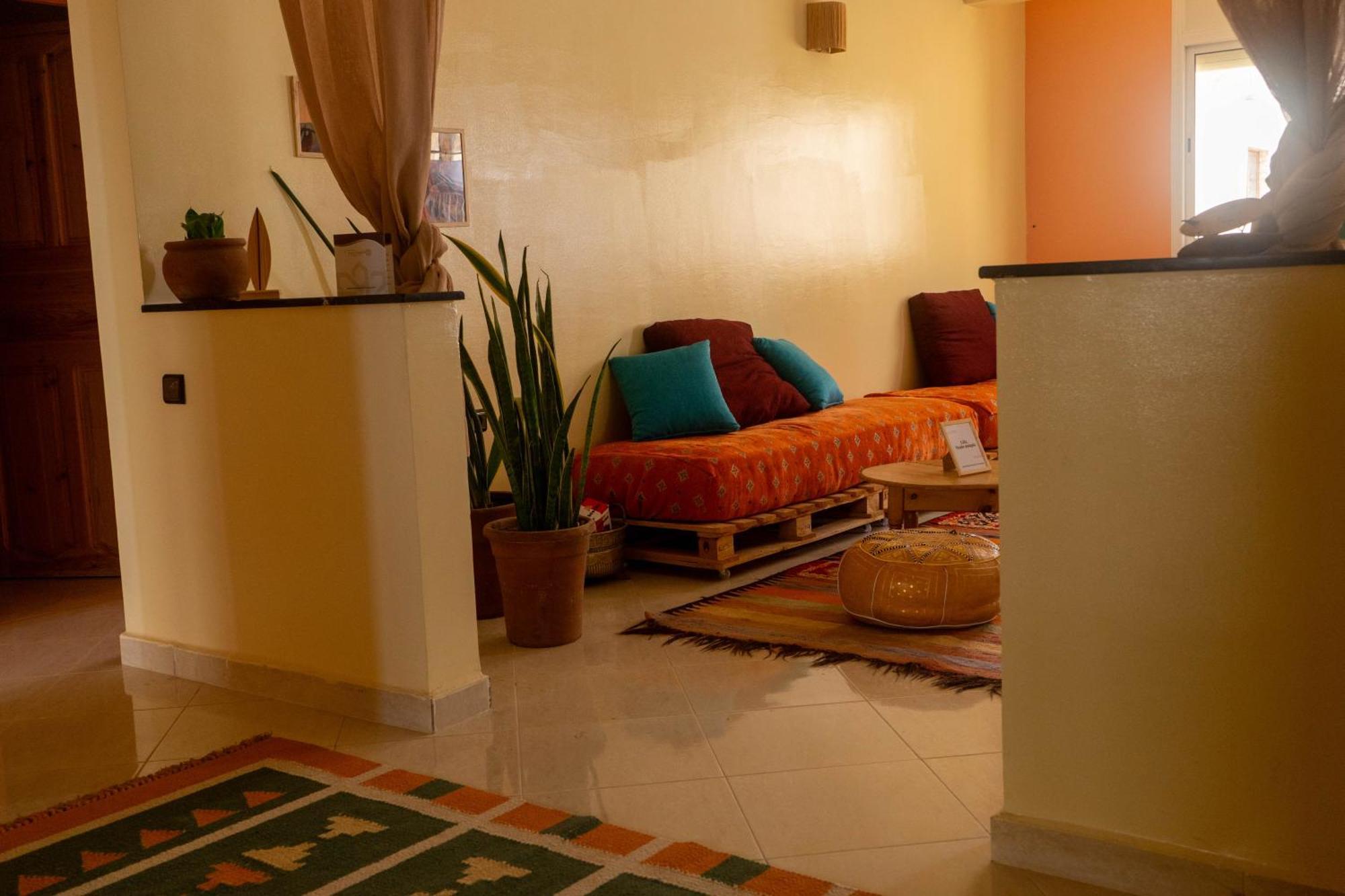 Monkey'S Guest House - Ocean View Rooms & Apartment With Rooftop Tamraght Exterior photo